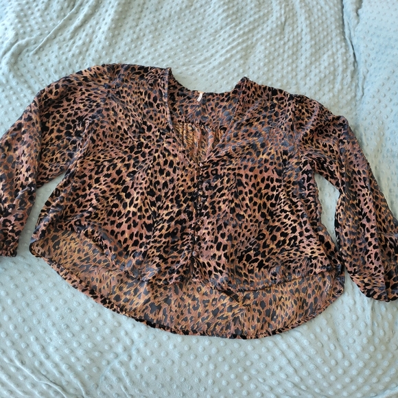 Free People Wild Dreams Crushed Velvet Leopard Print Blouse Size Small - Picture 2 of 7